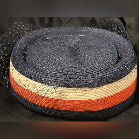 Vintage Pill Box 50s/60s Navy (Red/White/Blue) Woven Straw Veil & Bow SZ Medium - Picture 11 of 14
